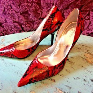 GUESS Women's Pumps Red Faux Snakeskin Shoes 8.5M w/4" Sexy High Stiletto Heels